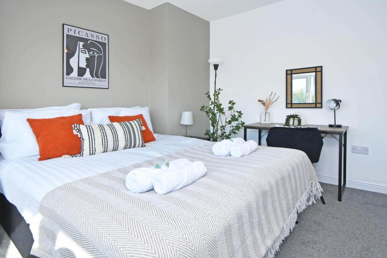 Lily House By Yourstays - Cosy 3 Bedroom House In Крю Екстериор снимка